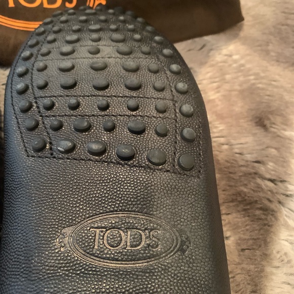 Tod’s Black Leather Pebbled Grain Penny Loafer Drivers main image 6